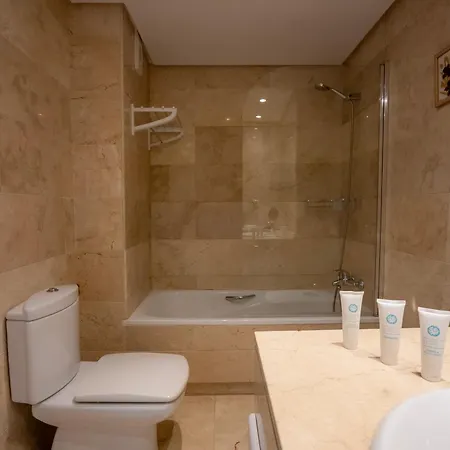 Banus - Banus-nueva Andalucia - Premium Renovated 2br - 2ba - Outdoor Terrace W Mountain Views - Brand-new Furniture, Decor & Appliances - Dama De Noche Urb- S Pools - Only 1,5 K M From Puerto Banus - Ideal For Familie