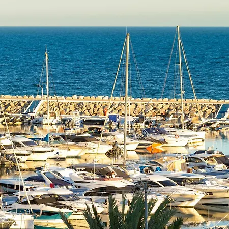 Apartment Banus - Banus-nueva Andalucia - Premium Renovated 2br - 2ba - Outdoor Terrace W Mountain Views - Brand-new Furniture, Decor & Appliances - Dama De Noche Urb- S Pools - Only 1,5 K M From Puerto Banus - Ideal For Familie *