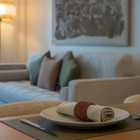Apartment Banus - Banus-nueva Andalucia - Premium Renovated 2br - 2ba - Outdoor Terrace W Mountain Views - Brand-new Furniture, Decor & Appliances - Dama De Noche Urb- S Pools - Only 1,5 K M From Puerto Banus - Ideal For Familie *
